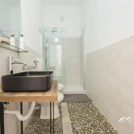 Fincantieri| Leonard| Airport 8 Minutes| 3br| Terrace| By Tilo Apartment *